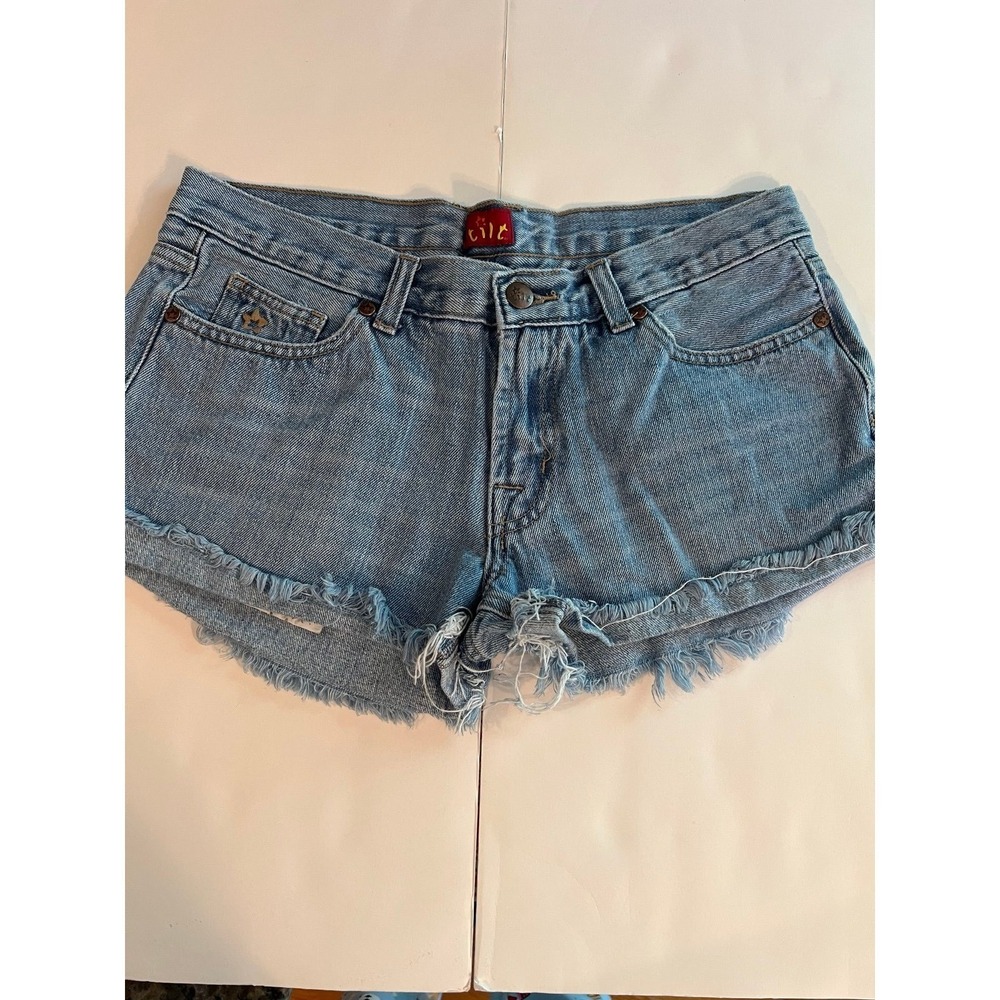 Women's size 7 denim tilt shorts (2443)